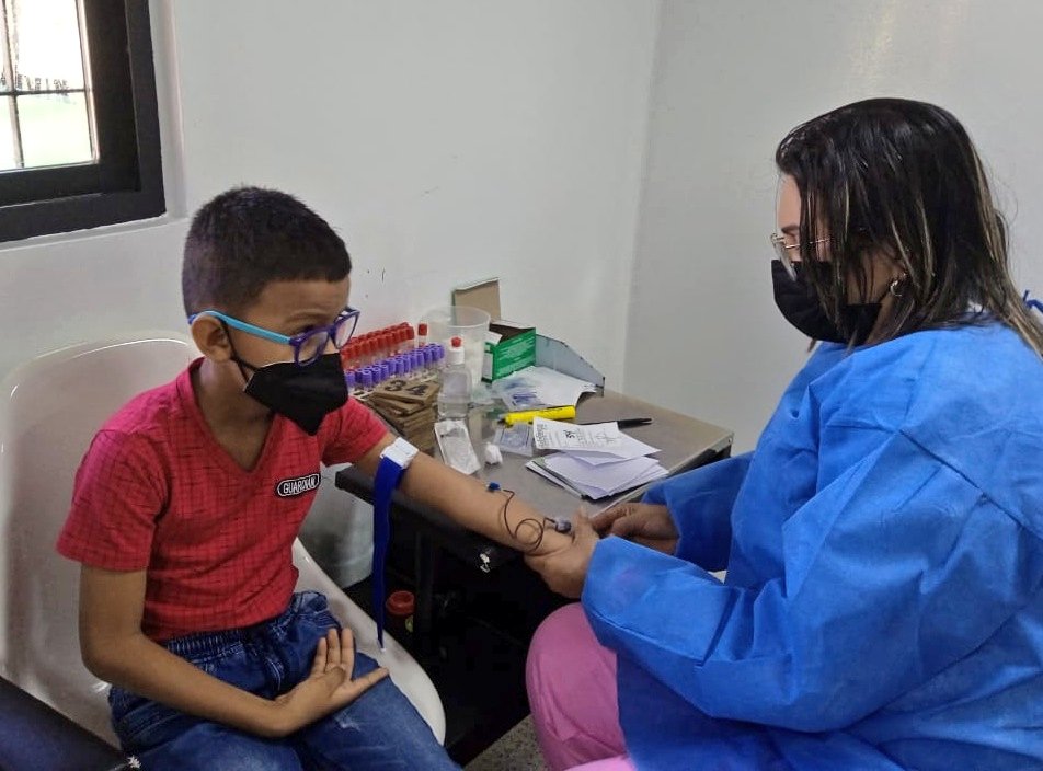 IpasmeOficial's tweet photo. ¡Atención amorosa a los niños/as de Monagas!

Con evaluación preoperatoria y los exámenes que ameritan nuestros pequeños pacientes, nos preparamos para las intervenciones de estrabismo y cataratas congénitas en la U.M @ipasmematurin.

@NicolasMaduro
#EnciendeMotoresYEmprende https://t.co/3ylo8p5qaW