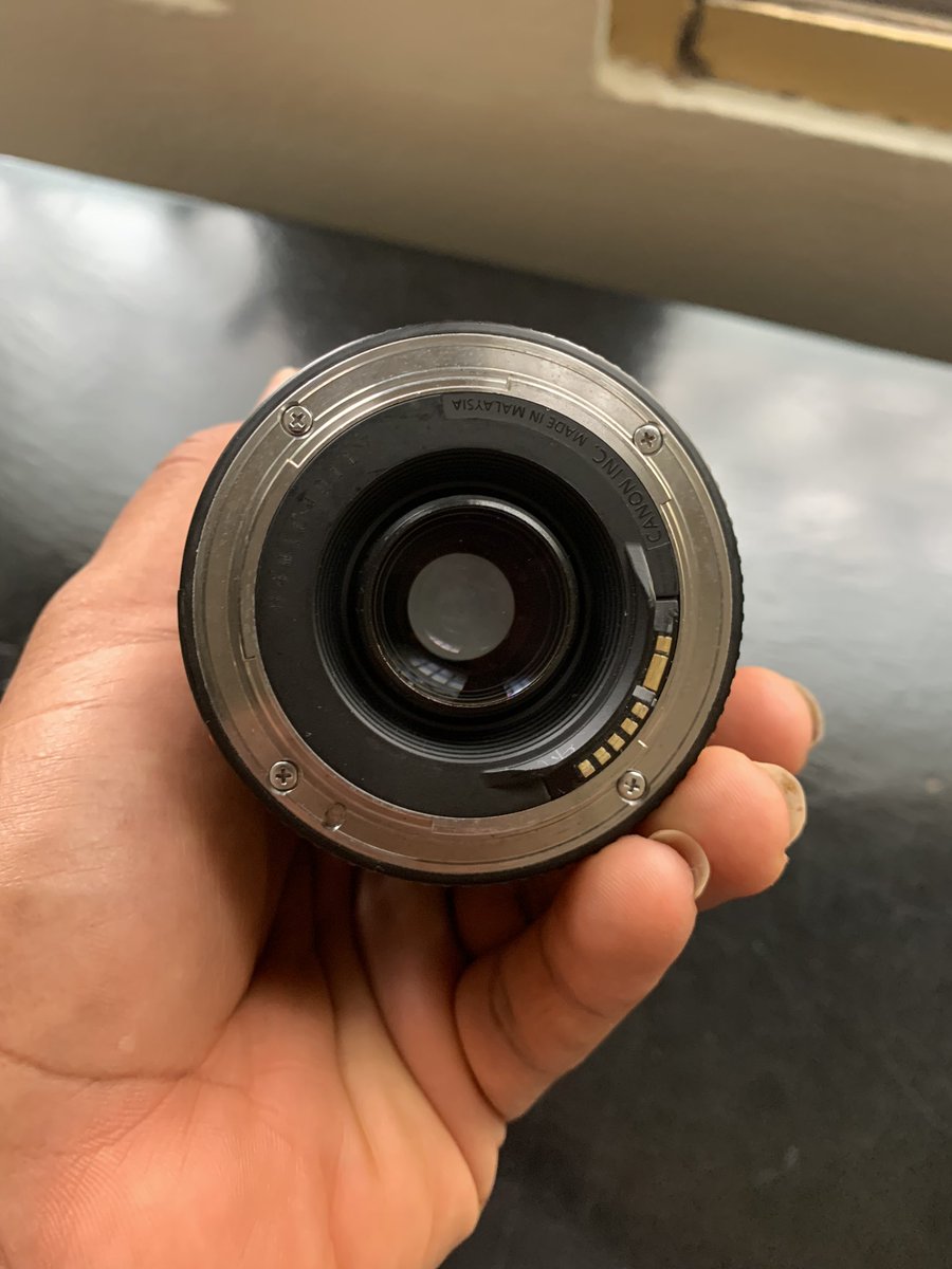 RaviEnzin's tweet photo. 75-300mm f/4.0 lens for sale. Used since 2021. Works in good condition. Front part of lens is chipped off but works nonetheless. 1600 cedis https://t.co/h0H76yHbUC