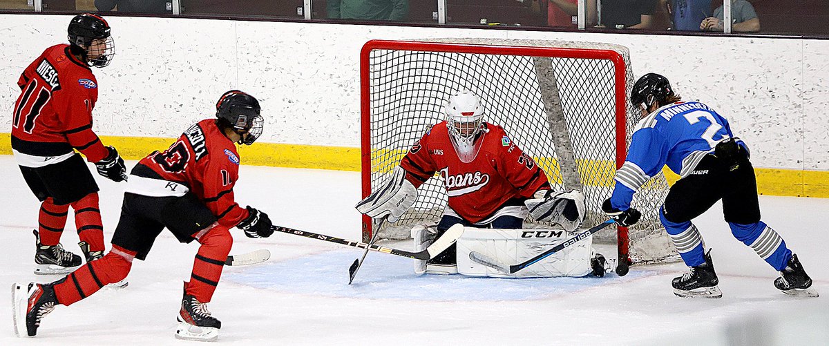 MinnHockeyHP's tweet photo. 14 TIER I: Jacob Osland (Chisago Lakes) with a goal and an assist to push Loons (1-0-0) ahead of Lakers (0-0-1) after one half, 2-0. Shots 14-13, Lakers.
https://t.co/DS8gX6FNtU
#ccmhp https://t.co/01GAgO5a7A