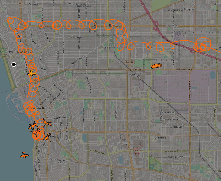 CorvisPartners's tweet image. Busy airspace above Redondo Beach, CA today. 4 dizzy choppers, a piper takes a look at the police chase at 500ft and a blue and yellow aerowhale.