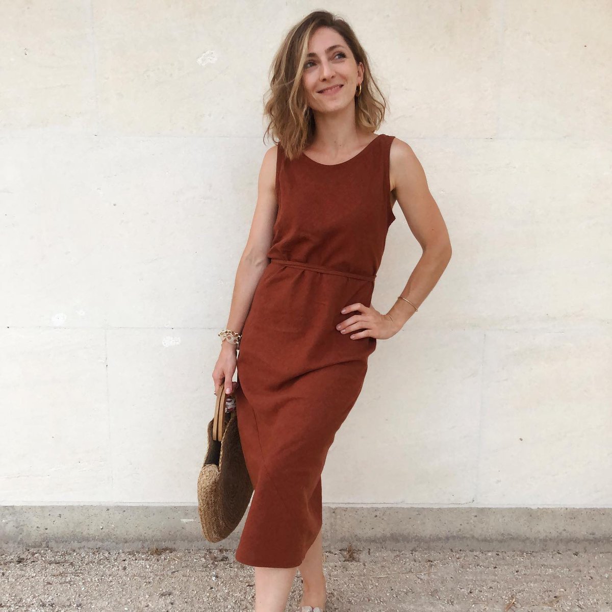 papercutpattern's tweet image. @dntanais in the Ravine Dress 😍 a plunging deep v back, a waist tie, and an optional strap across the back for extra comfort... she&apos;s a beauty!

Tap to shop x