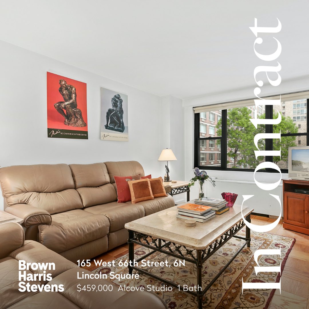 Jessica42871974's tweet image. Contract signed, 165 West 66 Street 6N In the heart of Lincoln Square is a jumbo alcove studio facing East that affords beautiful morning sun and tranquil evenings. #contractsigned #lincolnsquare #realestate #nycrealestate #upperwestside #lincolncenter #alcovestudio #fullservice