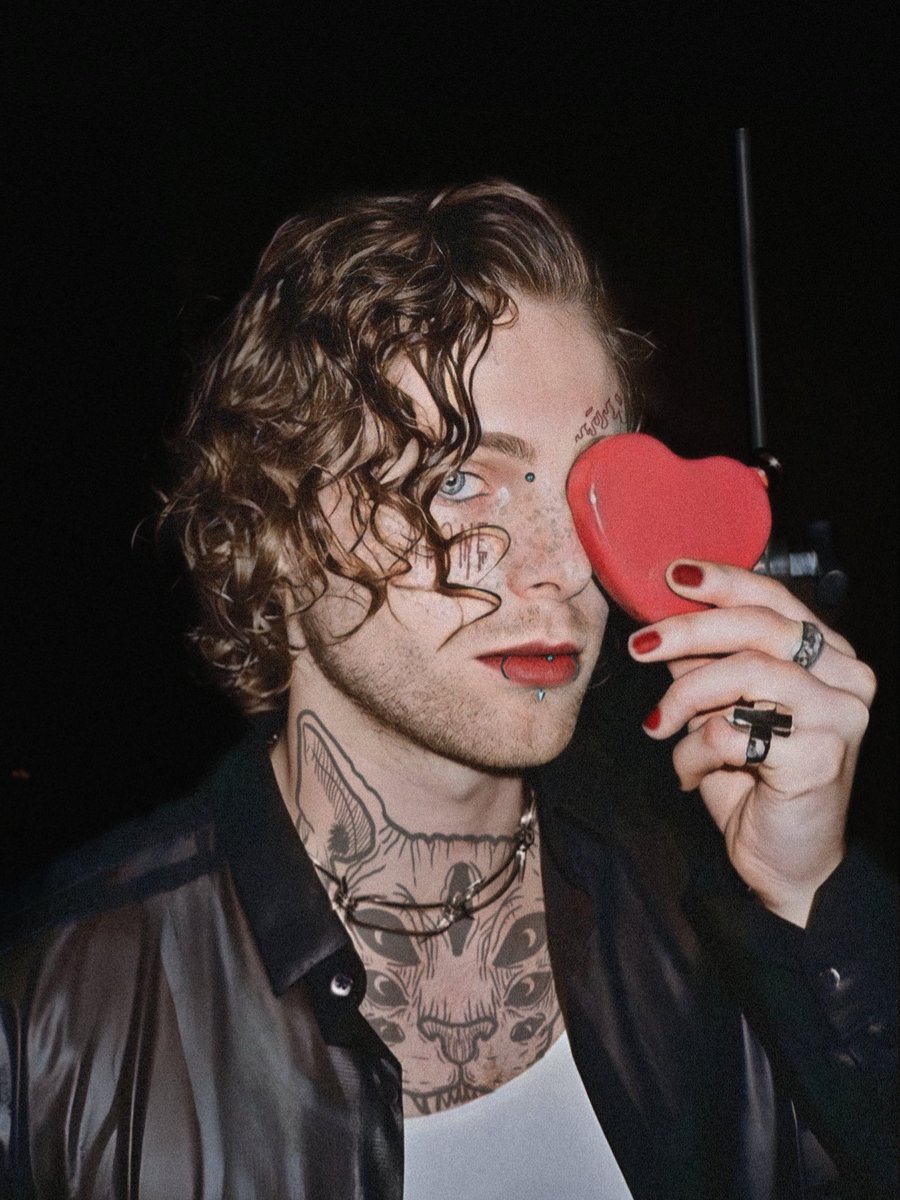 tristfulnotes's tweet photo. ⠀⠀⠀⠀⠀⠀⠀⠀⠀
⠀⠀⠀⠀⠀⠀⠀⠀⠀
⠀⠀⠀⠀ Lost on the record.
⠀⠀⠀⠀⠀⠀⠀ #TokyoFest https://t.co/7NhVjPq5t9