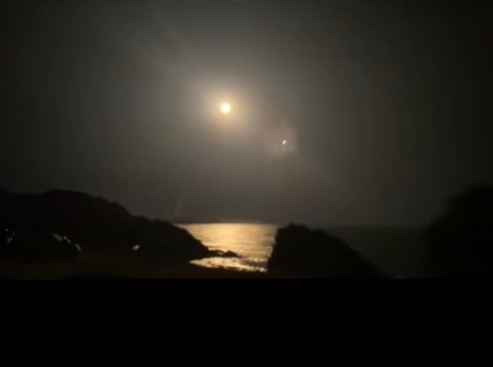 KaraKulak__'s tweet image. #ROKETSAN

#İĞNEADA FÜZE FIRLATMA TESİSİ

💢İğneada ile Beğendik köyü arasında yapılan füze fırlatma merkezinden ilk füze fırlatımı dün gece yapıldı. İlk füze denemesine ait görüntüler

#MilliTeknolojiHamlesi #SavunmaSanayi