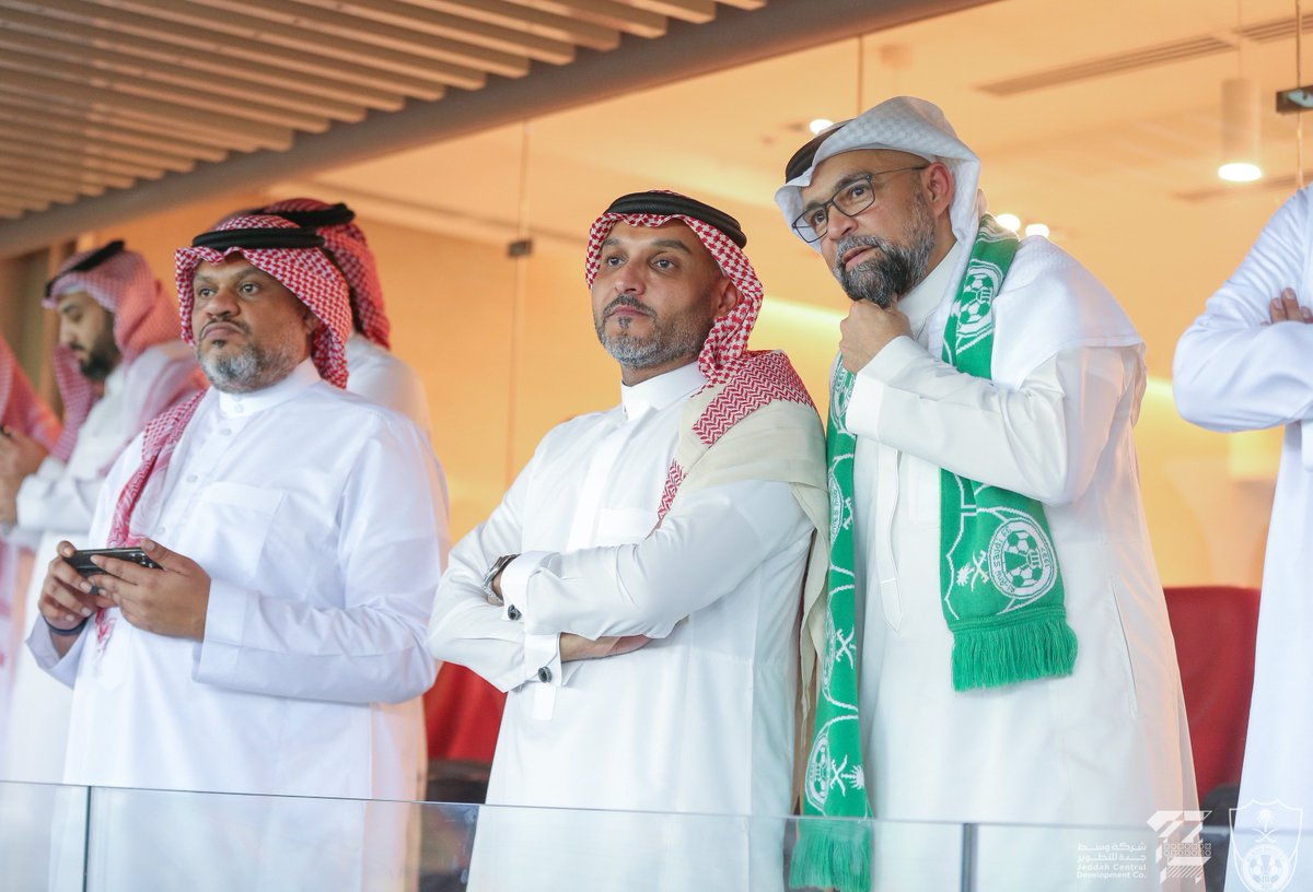 ALAHLI_FC's tweet photo. 📸صور من الحضور الاداري للمباراة ⚽️
#الاهلي_الحزم 
#دوري_روشن_السعودي https://t.co/n30nsGSGXC