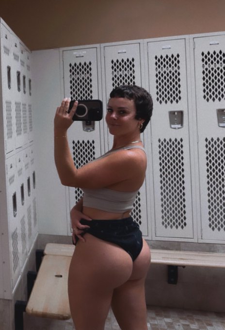 In all the right places 💪🏼💜 . #rahyndeejames https://t.co/WNcTbSKKwO<a href="/tag/rahyndeejames"class="tags">#rahyndeejames</a>