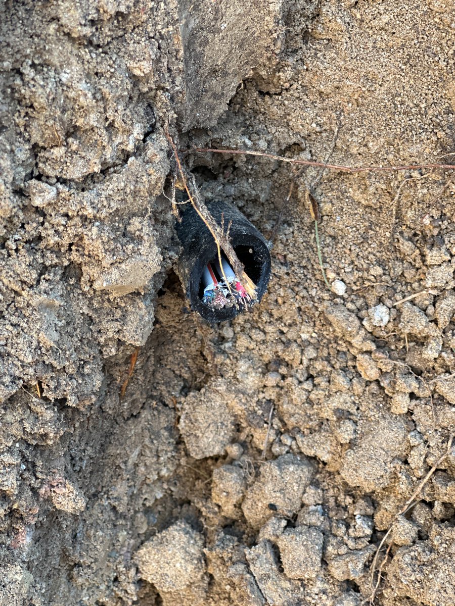 AccentAlarms's tweet photo. I believe I've discovered the problem with one of our clients intercom not working.  Not a doubt in my mind they know they hit our line, but did they tell anyone? https://t.co/I64fJ9Qh6E
