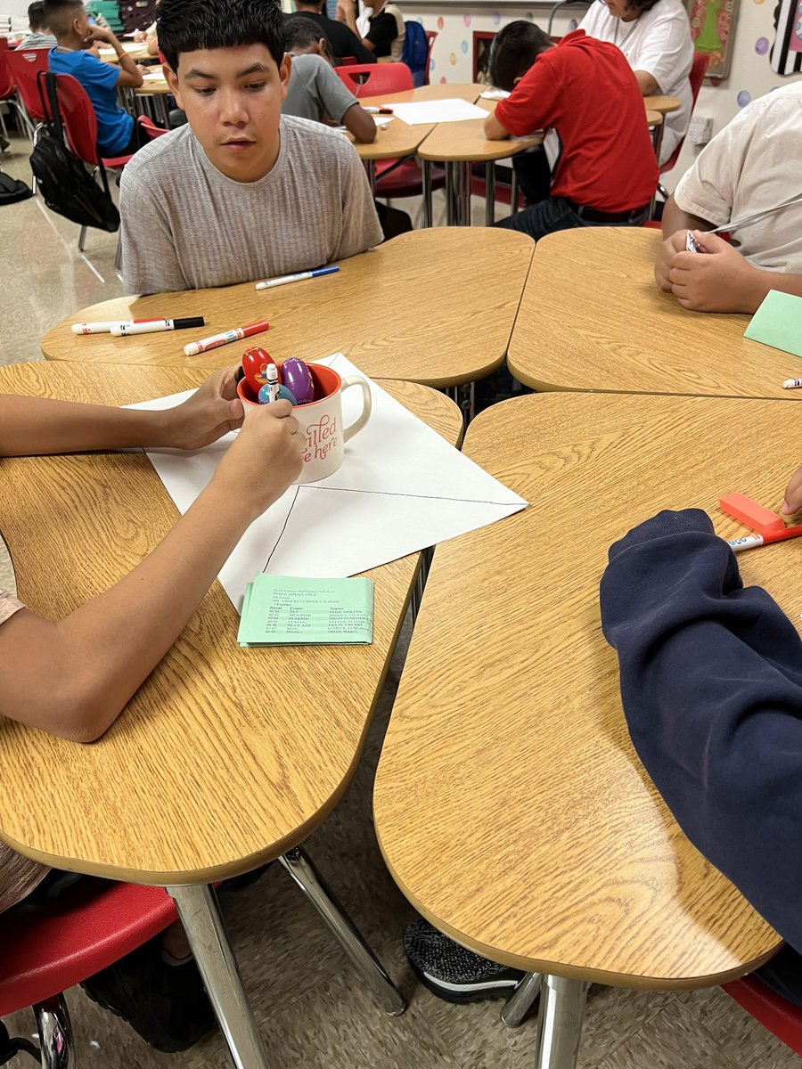 themsnorris's tweet photo. Designing a 6th grade flag for team building! @CrockettColts @senovio_ortiz @AlishaHolguin @ECISD_secELAR @AvidColts #impact #coltspower #caught https://t.co/23TaBh2Syh