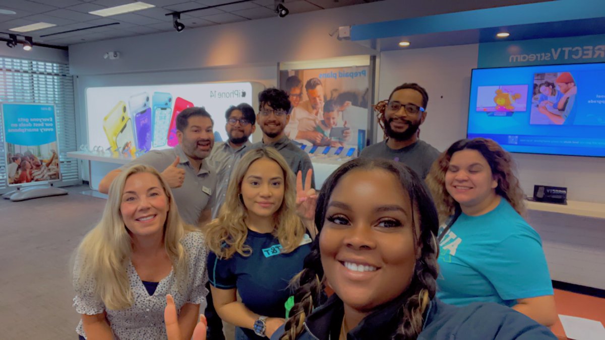 RayjRSM's tweet photo. Shoutout to Bethany for coming in an educating my team on the benefits and helping overcome objection with Protection and Home Tech. It’s amazing to have a passionate partnership with Asurion 🥰 @BethanyHAsurion @TanaviaR @shawnglinski  @GLM_CultureC @BrianWest_GLM #CrestWinning https://t.co/lNxFC7RHQk