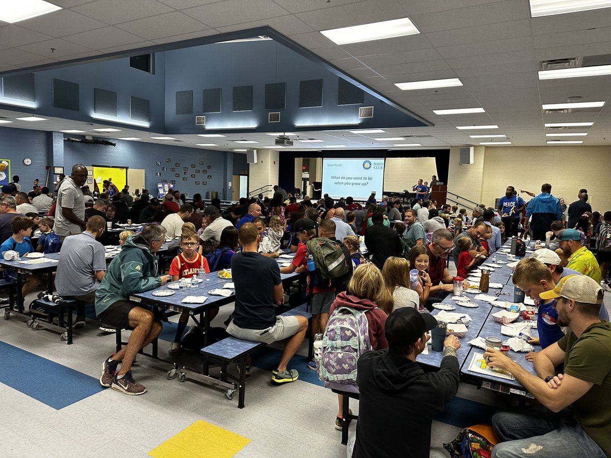 Wow! Our @KSpringsLions dad’s club showed up today! At least 150 dad’s plus their Springers! Our dad’s club leaders did an amazing job with the program and breakfast! What a blessing! #BeTheCompass 🧭🦁