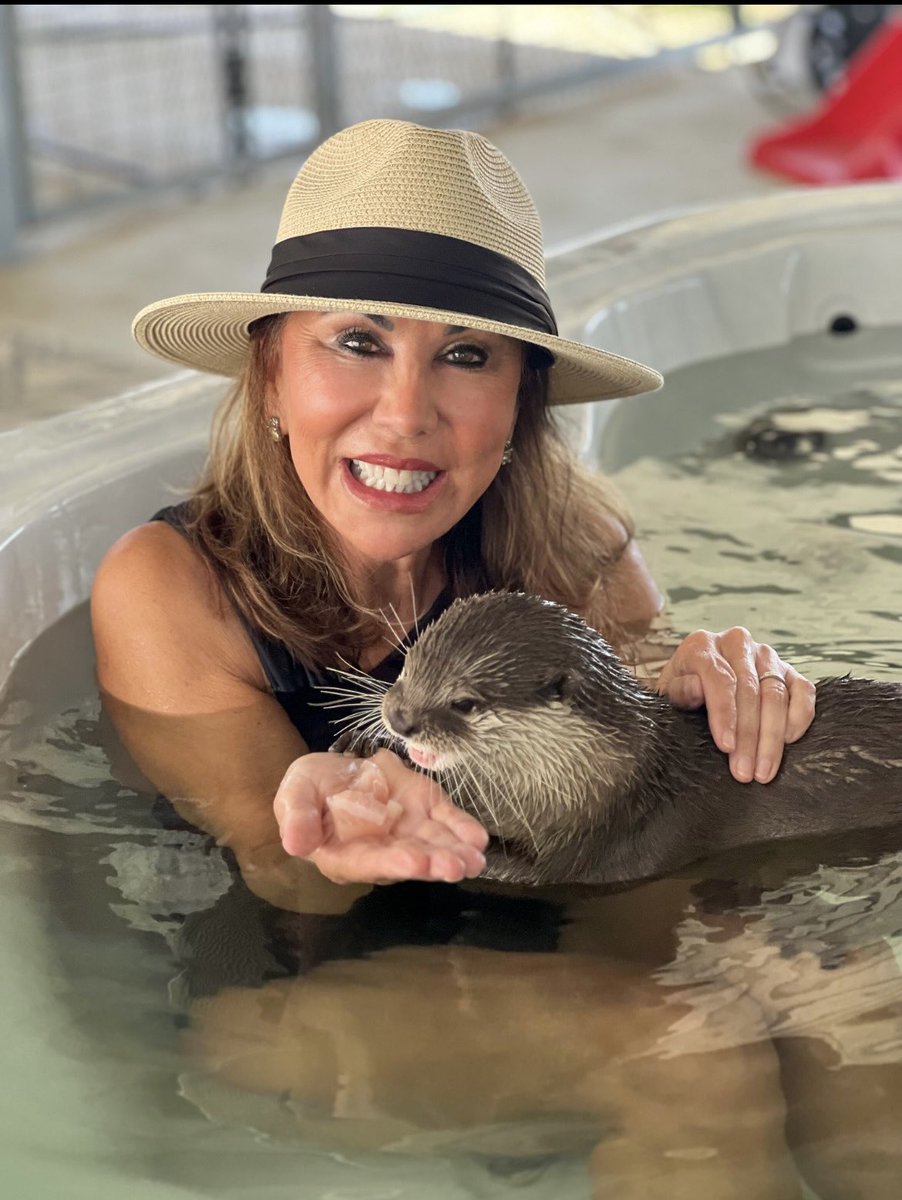 DeniseKaler's tweet photo. Obsessed with the animal experiences at Blue Hills Ranch, McGregor Texas! https://t.co/8sMkITsORD