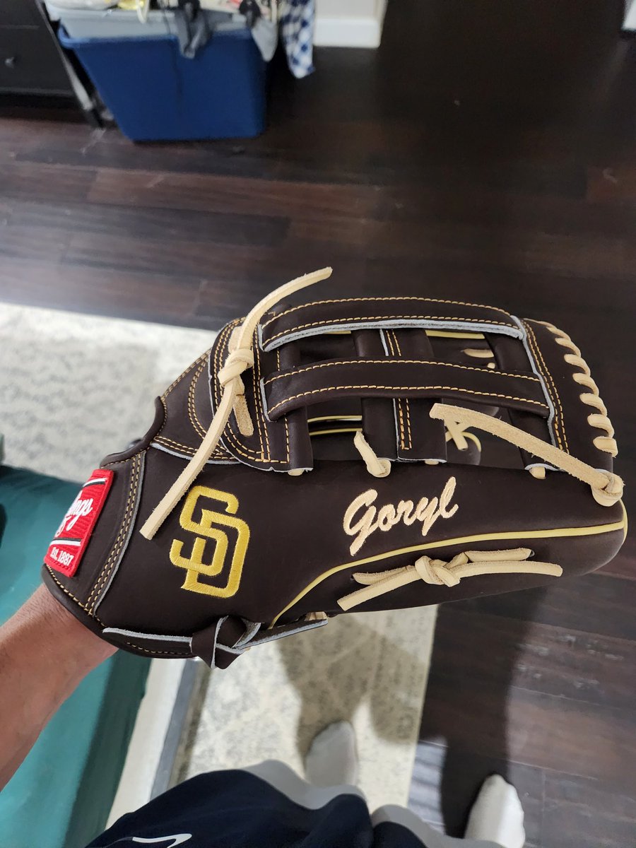 This is so sick. @baseballnic25 is the best out there. #TeamRawlings