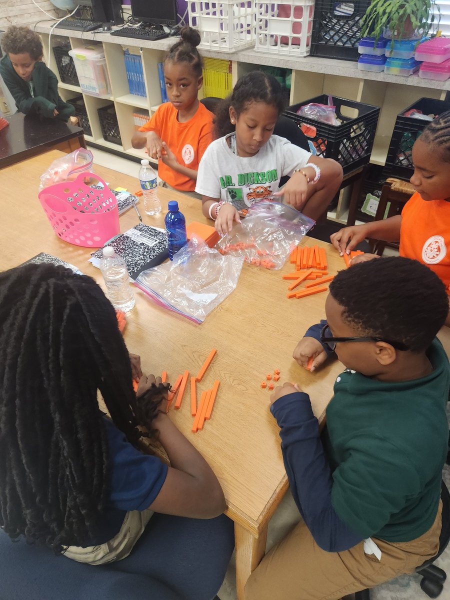 ERD4thgrade's tweet photo. 1st week of school! #math #placevalue @DicksonTigers https://t.co/5IMpVq7SXi