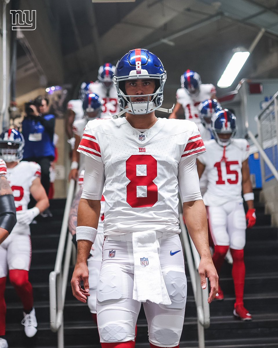 Giants's tweet photo. It’s giving 𝙛𝙤𝙤𝙩𝙗𝙖𝙡𝙡 😏 https://t.co/Cl58YH66nU