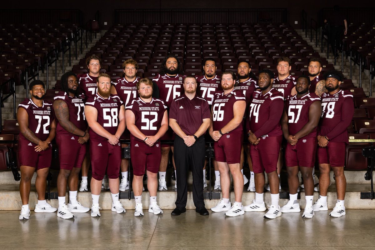 Coach_Halpin's tweet photo. Love this Group!! Ready for the 2023 Season. Pack Plaster!! https://t.co/y1ea4l0vyp