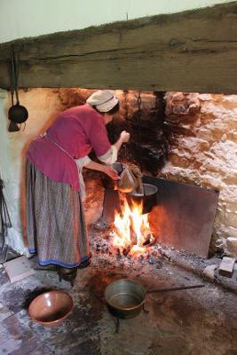 HouseMoland's tweet photo. What is a pudding in the 18th century?  Come learn the differences and similarities to today's pudding. The pudding will be in the bag on Sunday August 13, 2023 at the Moland House hearth. Tours are $7 and we accept cash, check and PayPal. We are open from 1:00-4:00. #visitbucks https://t.co/IHv27Yue65