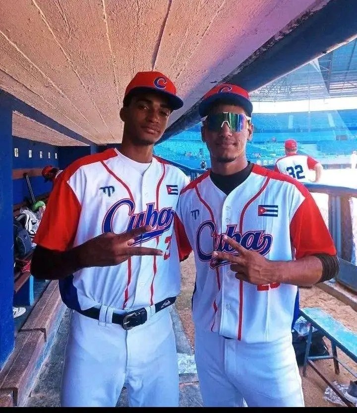 Los peloteros de #VillaClara🐆 Leonardo Montero (R), Cristian Rodríguez (SS), Jan E Cabrera (LD) y Darío Sarduy (LZ) participarán en el (Try Out) ante scout de Asia y América. <a href="/InderCuba/">INDER</a> <a href="/BeisbolCubano62/">Beisbol Cubano</a> <a href="/YuzaimaCardona/">Yuzaima Cardona</a> <a href="/YaquedeCuba/">Yaquelin</a> <a href="/Belkyspcr/">Belkys PC 🇨🇺</a> @chamberohoy <a href="/CMontiller/">Osvaldo C. Vento Montiller</a> <a href="/oneliocc/">Onelio Castillo Corderí</a>