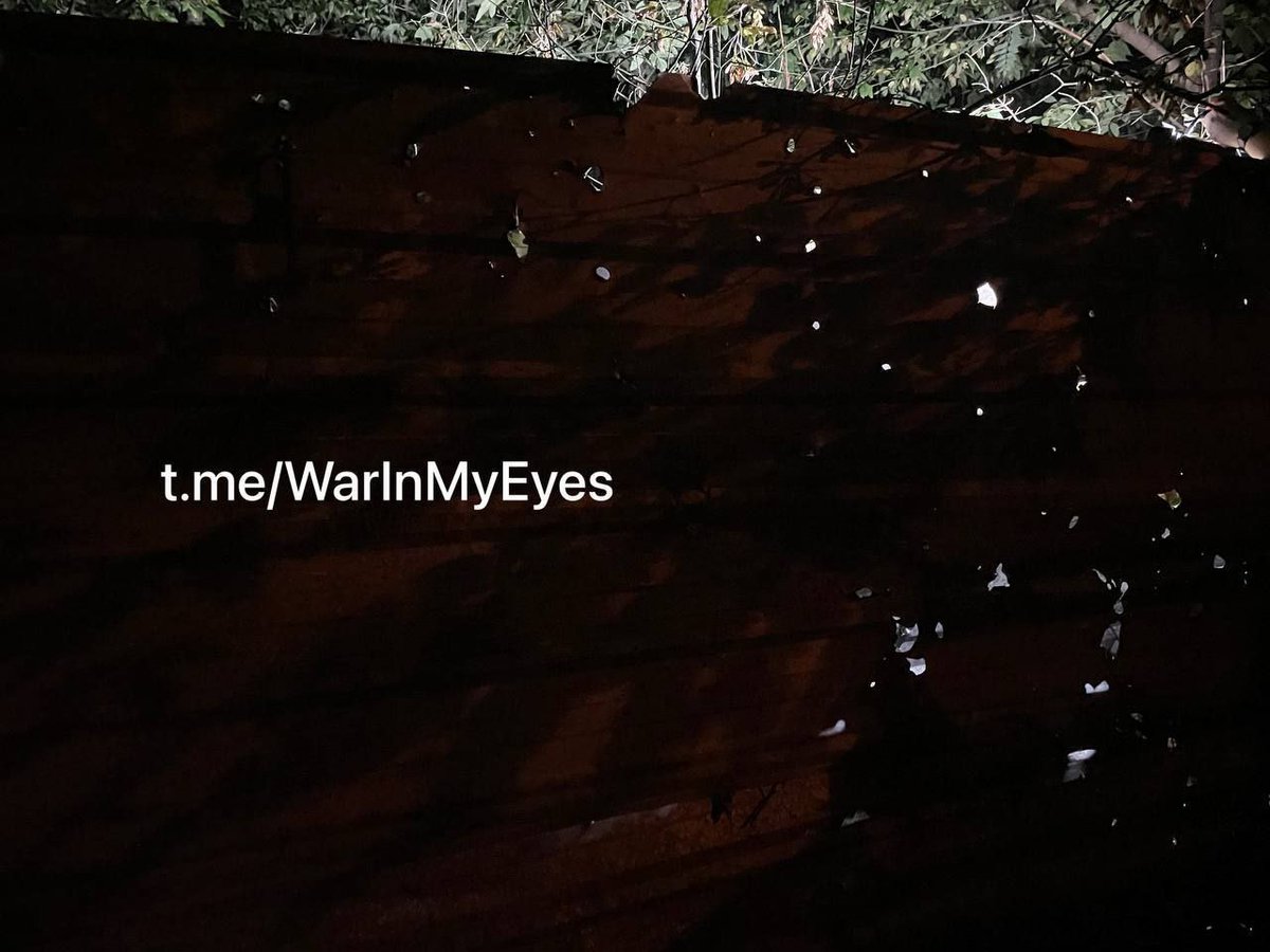 EkaterinaVA8's tweet photo. Donetsk sotto l'ennesimo bombardamento di bombe a grappolo. I buoni americani ed europei li hanno donati all'organizzazione nazista NATO - ucraina.
#NATOterrorist
#UkraineNaziState
#ZelenskyWarCriminal https://t.co/idNiE9xRWa