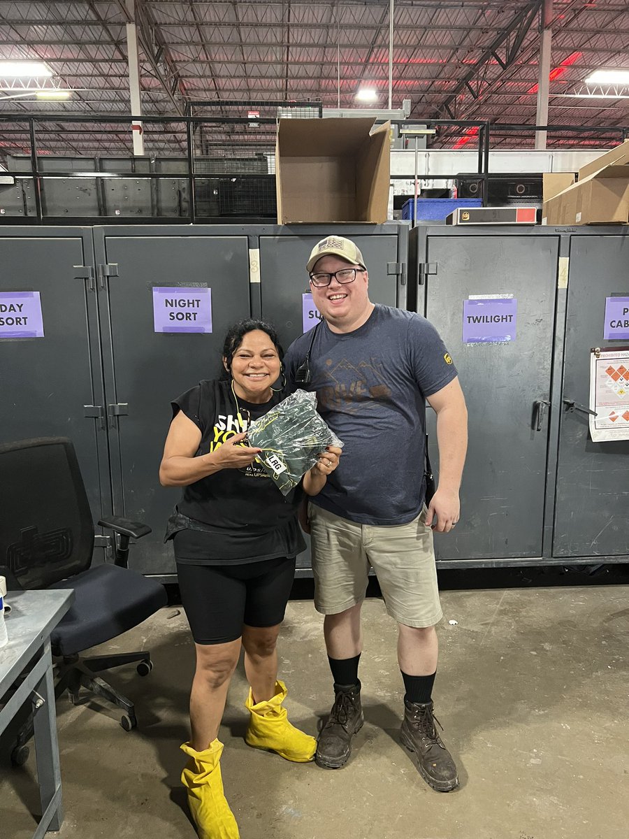 Want to say a HUGE Thank You to our <a href="/UPSers/">UPSers</a> DMP responders! You both come in and clean all spills and then you go work where it is needed! We appreciate everything you all do for <a href="/UPS/">UPS</a> <a href="/bigtymer504/">E.J.⚜</a> #DeliverWhatMatters