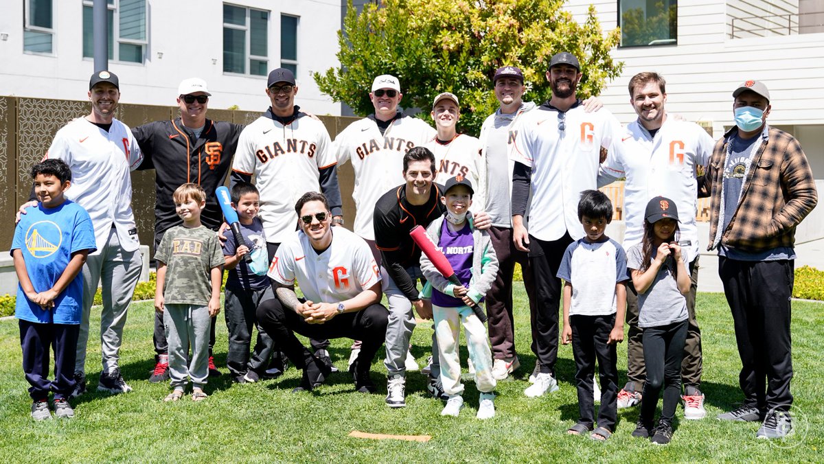 SFGiants's tweet photo. Earlier today, a large group of #SFGiants visited Family House San Francisco to spend time and play baseball with the the children 🧡 https://t.co/K5o0Hhdnpg