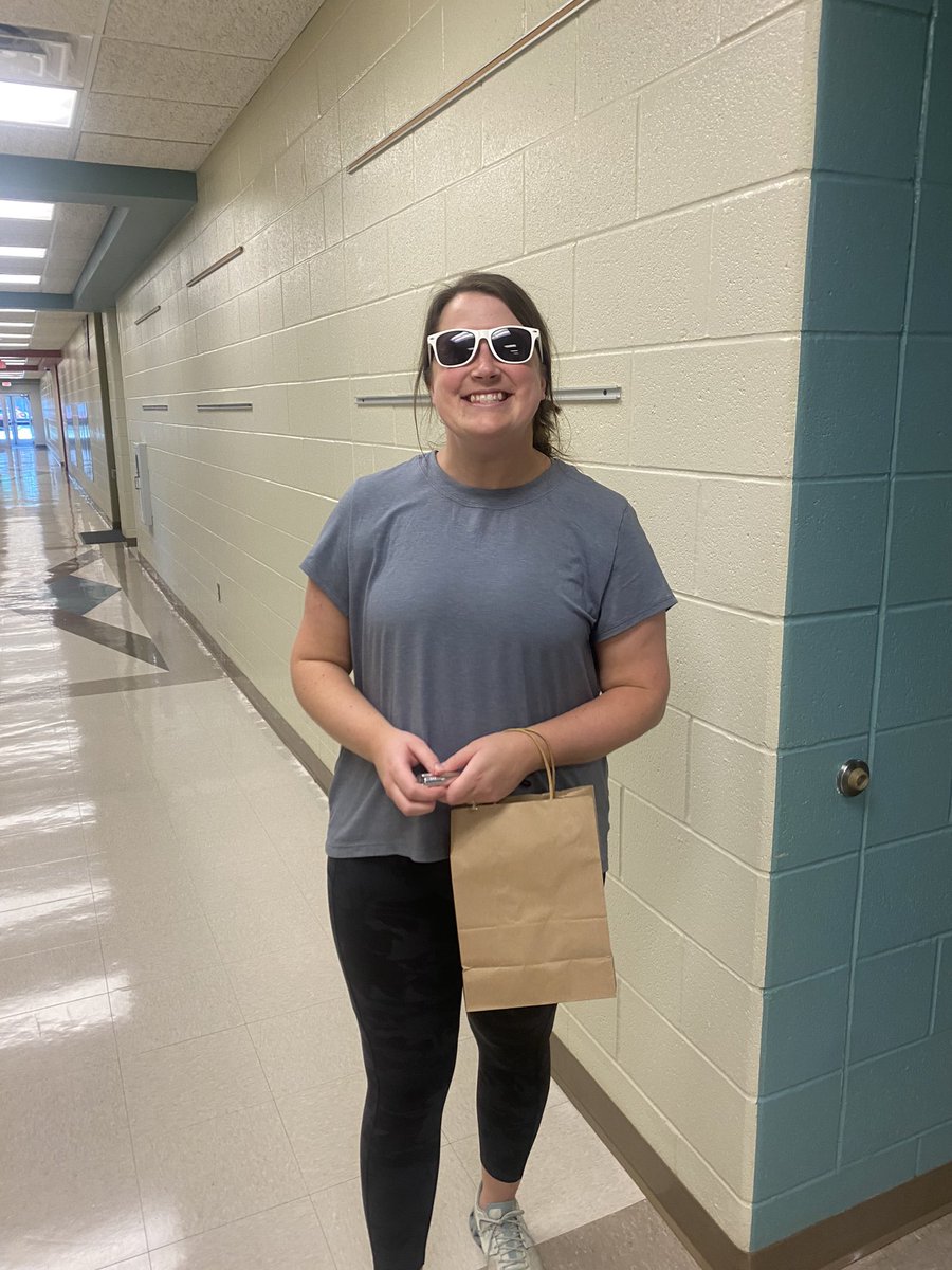 The SMSD Prize Patrol loved celebrating SHINING <a href="/ApacheIS512/">ApacheIS SMSD</a> Eagles today! #ONEShawneeMission <a href="/trish_guth3/">Trish Guthrie</a> <a href="/mrs_smith512/">Ali Smith</a> <a href="/maggiesal512/">Maggie Doyle</a> <a href="/MrsPowers_SMSD/">Sarah Powers</a>