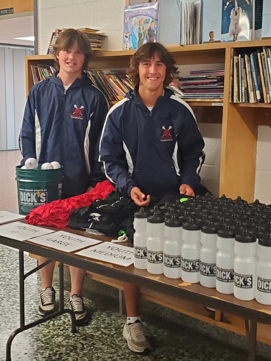 LaxWny's tweet photo. Honored to support Westside Community Services - Thank you #dickssportinggoods for providing water bottles for the kids & #goodsports for the athletic shorts !! Well dressed and hydrated back to school athletes !! @ProjectPlayWNY #communityservicematters #youthsportsmatter https://t.co/7D9j7g48P1