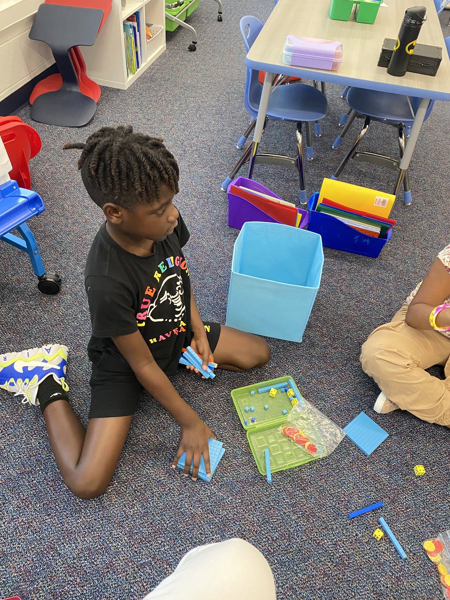 HuttoShannon's tweet photo. Exploring with our math tool boxes. #webbcubs #everystudenteveryday https://t.co/cbDiajhIMP