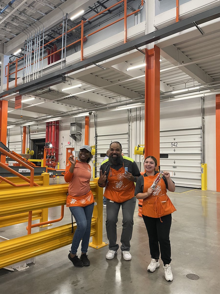 Kelli Watson (@kelli_watson1) on Twitter photo Had a great time passing out popsicles to our hardworking associates on this 106 degree day! DFC 5823 No Better Place to Be! <a href="/TekishaSmith/">Tekisha Smith</a> <a href="/Bhutch07/">Brandon Hutchison</a> <a href="/gossett_rosa/">Rosa Gossett</a> <a href="/MarkBry682/">Mark Bryant</a> <a href="/5823JAMES/">James Harvey</a> Had a great time passing out popsicles to our hardworking associates on this 106 degree day! DFC 5823 No Better Place to Be! <a href="/TekishaSmith/">Tekisha Smith</a> <a href="/Bhutch07/">Brandon Hutchison</a> <a href="/gossett_rosa/">Rosa Gossett</a> <a href="/MarkBry682/">Mark Bryant</a> <a href="/5823JAMES/">James Harvey</a>