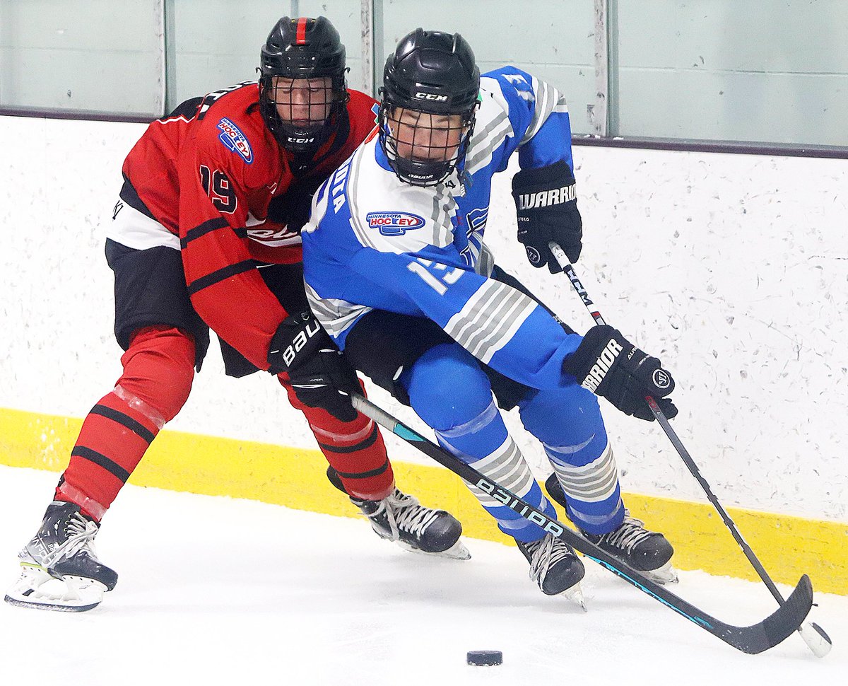 MinnHockeyHP's tweet photo. 14 TIER I:  Four different skaters score as Loons hold on against Lakers for 4-2 win at Augsburg, move record to 2-0. Goals:
Loons (2-0-0): O Witham, J Osland, R Dunbar, M Matyas
Lakers (0-1-1): C Wang, JBloedow
Shots 29-26, Lakers
#ccmhp
https://t.co/DS8gX6FNtU https://t.co/DX9J3JkNsc