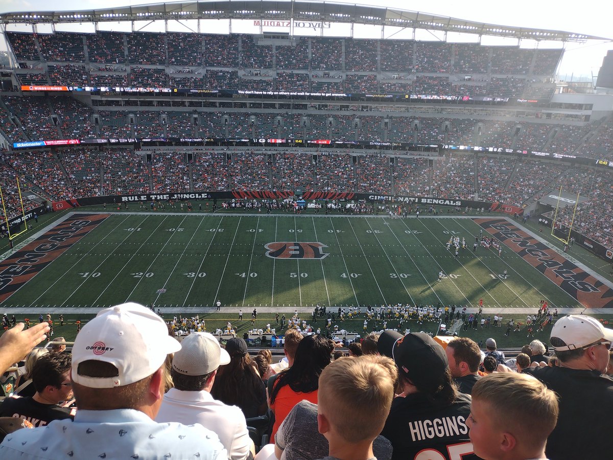 HRBarnhorn's tweet photo. #PreSeason with @Bengals #Section340 https://t.co/ZWMwgQTjoA
