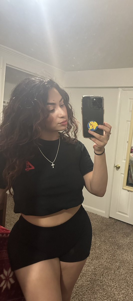 ilia 🌸 tweet media