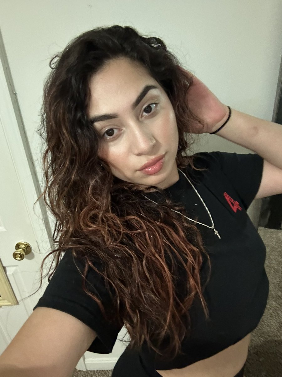 ilia 🌸 tweet media