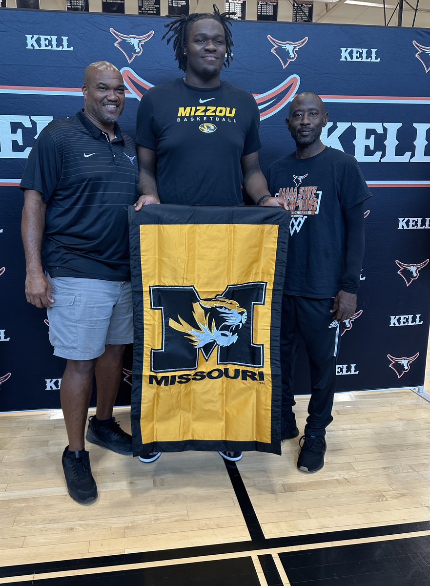 Congrats <a href="/nlmbpeyton/">Peyton Marshall</a>‼️💪🏾😤#jobnotdone