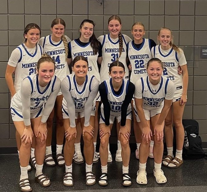 16U MN Comets-Roberts finiahed the season with 19 wins. Team is full of D1, D2, & D3 young athelte with their best basketball ahead of them! #C4L
@samanthavoll12 @addy_pilarski @reese_hausmann @dierkes_hannah @GretaCrandall @BrookeVersteeg @lauren_croal 
@AlliGroskreutz