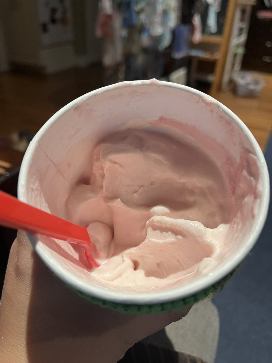 709amy's tweet photo. When @DairyQueen forgets the cotton candy part of your blizzard 😭🙁 #justnotthesame https://t.co/pgk8GjWiJ2