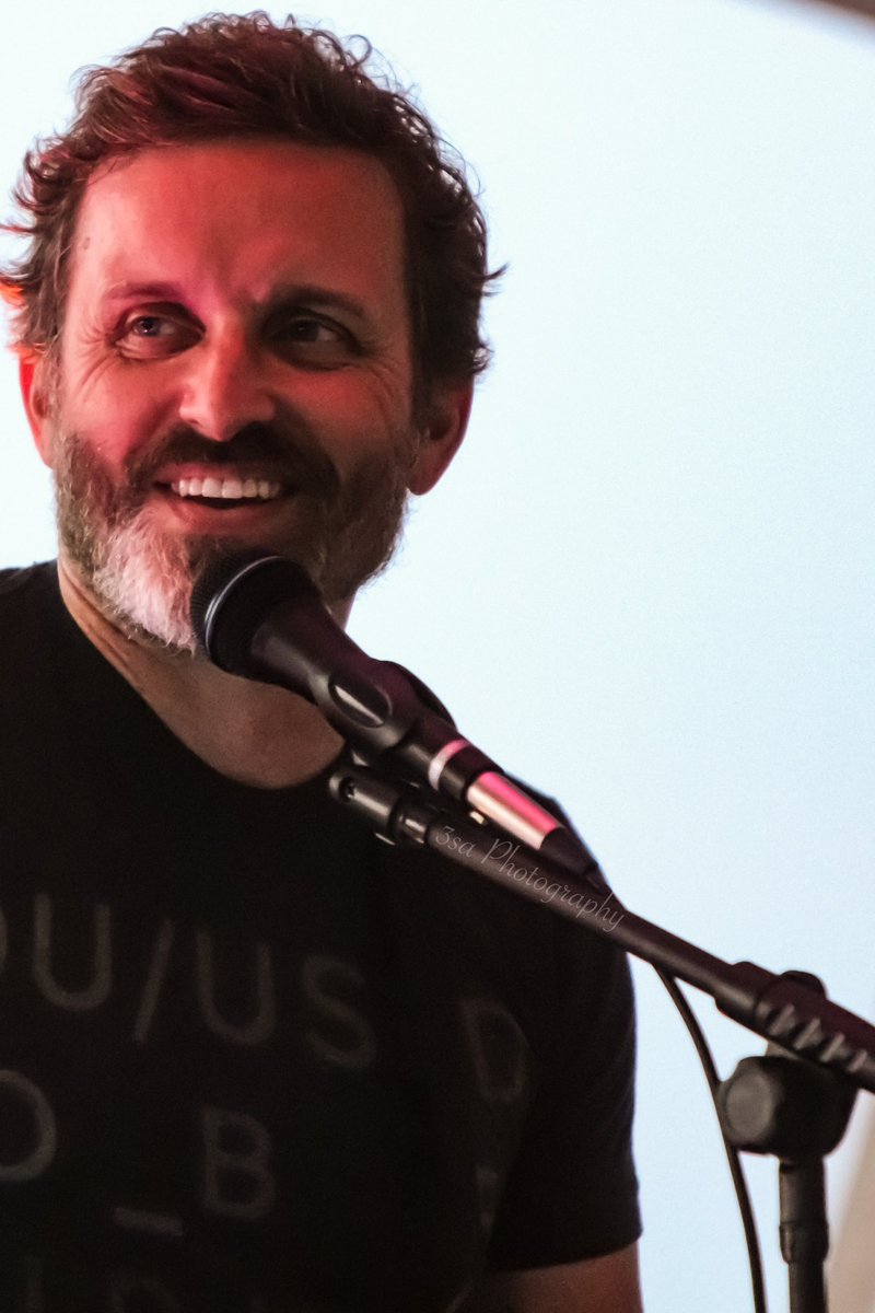 3saPhotography's tweet image. One more from Rooftop Show
#MomentoCon
Pittsburgh
8-5-23
Rob Benedict