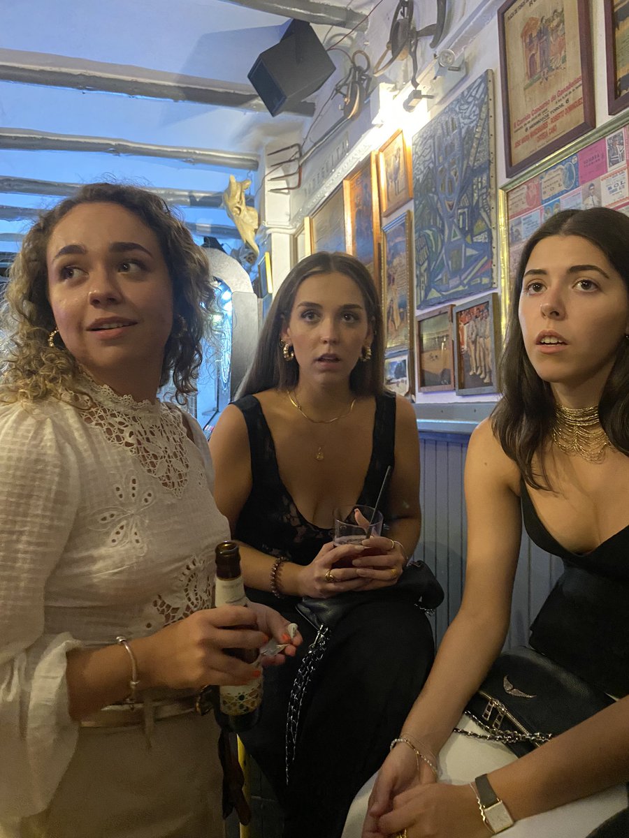 lidiamaata's tweet photo. Pero nosotras no criticamos, solo opinamos: https://t.co/IAYkmW4wCo
