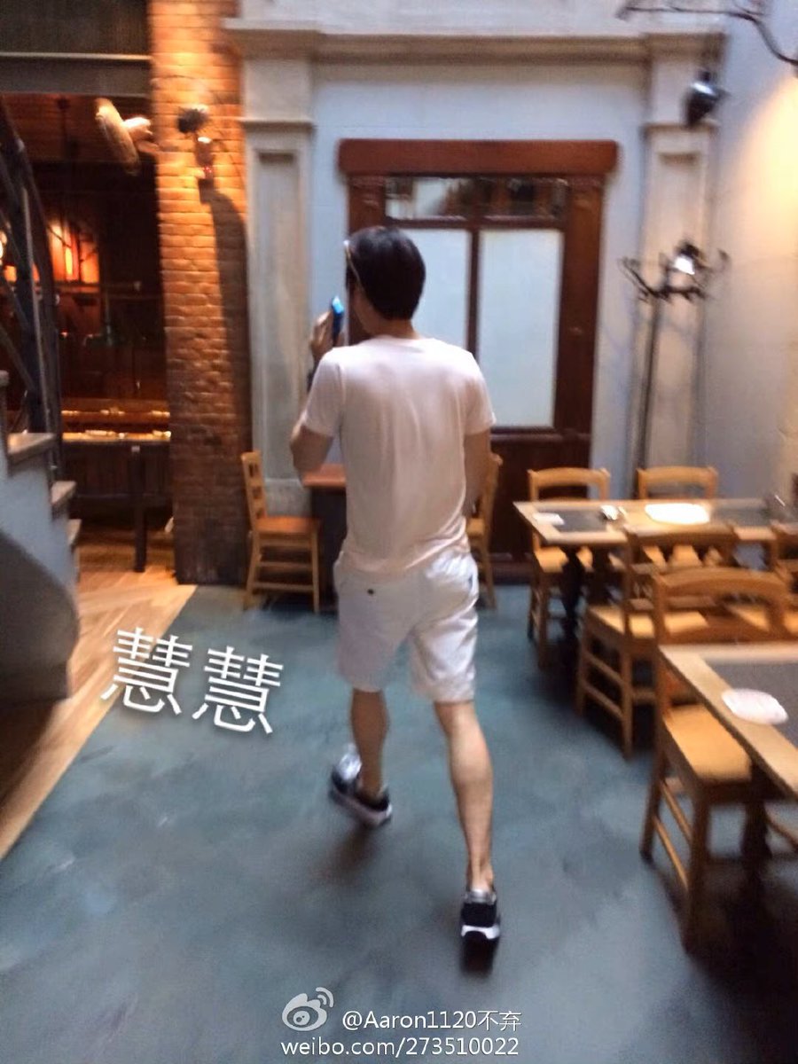 0504kiwi's tweet photo. 一些偶遇#LiYifeng  #李易峰 #リーイーフォン ​​​

リー・イーフォン 

#LiYifeng  #李易峰 #リー・イーフォン https://t.co/VhmaXHor0x