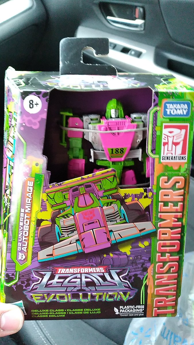 SirArceon's tweet image. I found the watermelon Mountain Dew Mirage

#Transformers 
#TransformersLegacyEvolution
#ToxitronCollection
#Maccadam