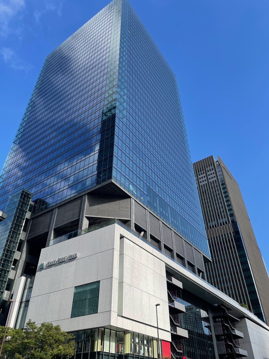 Congre_CC's tweet photo. ／
＃大阪・お城フェス2023 🏯
本日も10時に開城します！！
＼

大阪は朝から良い天気です🌞
本日は #千田嘉博 先生や #ひこにゃん が
ご来城されます！
限定の御城印やグッズをご希望の方はお早めに！
みなさまぜひお越しください🎈

#お城フェス #お城 #御城印 ＃武将 ＃夏休み #グランフロント大阪 https://t.co/O9cEP6MqoC