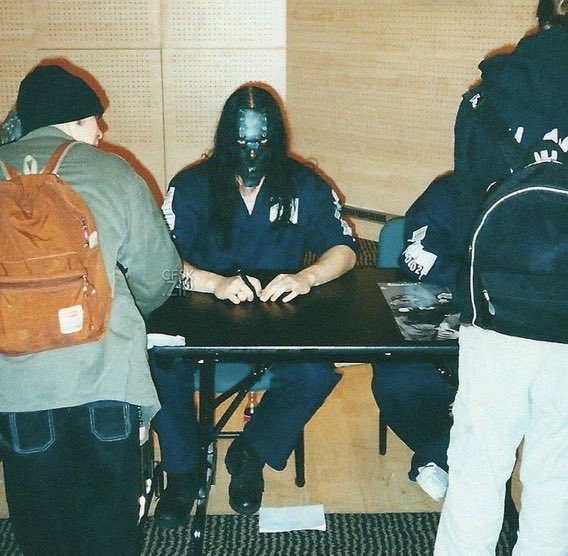 dailynumber7's tweet image. don't look at me like that.