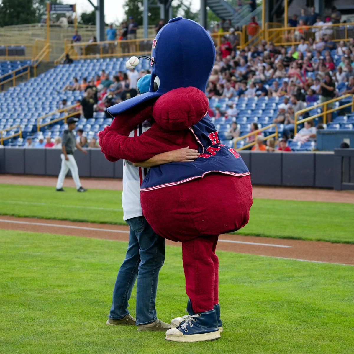 LCCaptains's tweet photo. Before there was @CavsMoondog 
Before there was @SliderTheMascot 
Before there was Chomps

There was only the Bug. 

#BugIsBack https://t.co/xlY7yofL9q