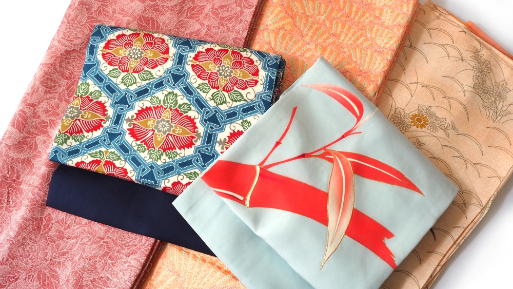 japan's tweet photo. DYK the 1st #AlohaShirts were made by #JapaneseImmigrants to Hawaii from old #kimonos 👘? Samurai ALOHA Co., Ltd. in #Sendai, #Miyagi, re-tailors kimonos into Aloha shirts from #Tohoku with kimono motifs that are popular worldwide.
https://t.co/pEzqdgKo48
#RegionalRevitalization https://t.co/HaYqX7qGTM