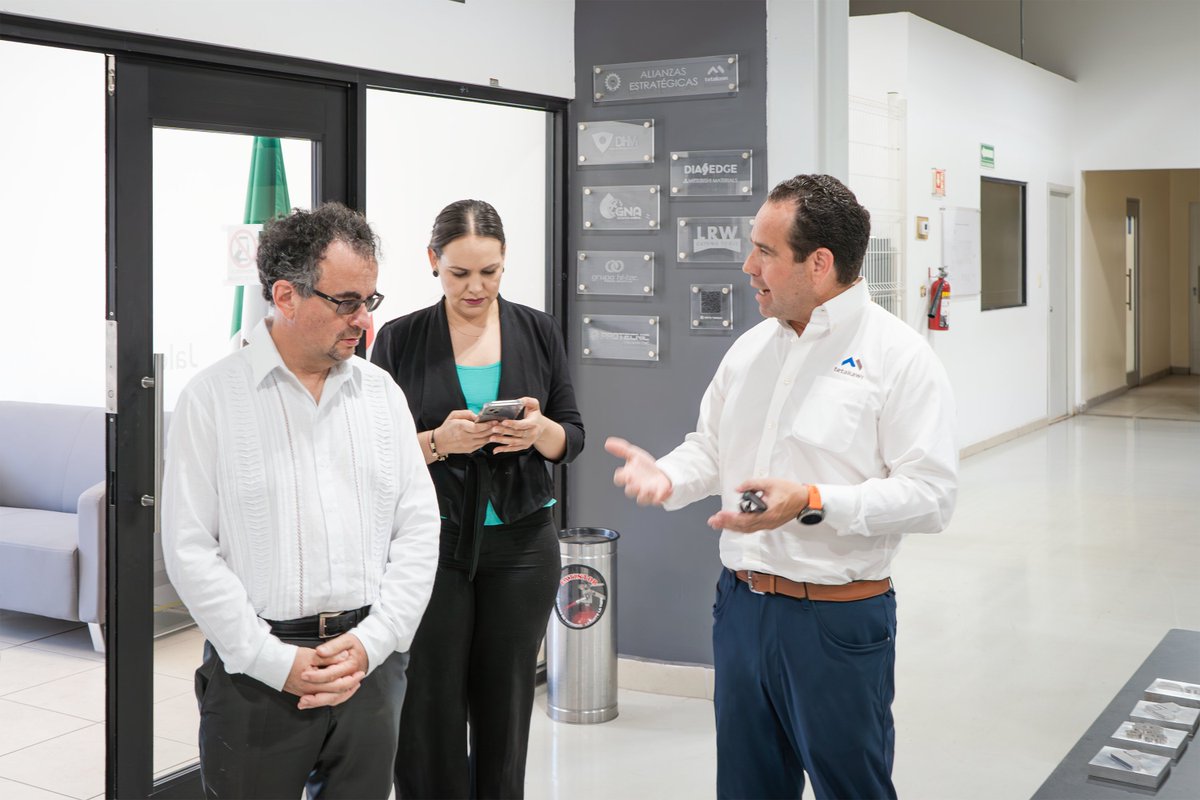 TetakawiSonora's tweet photo. El día de ayer, recibimos la grata visita de @JonBenjamin19, embajador del Reino Unido, quien recorrió tanto las instalaciones de la empresa británica @bodycoteplc 🇬🇧✈️ como las de Tetakawi Sonora.
#AlianzasGlobales #ImpulsandoElFuturo #Tetakawi #Bodycote #EmbajadorDelReinoUnido https://t.co/ncwOiAGeJY