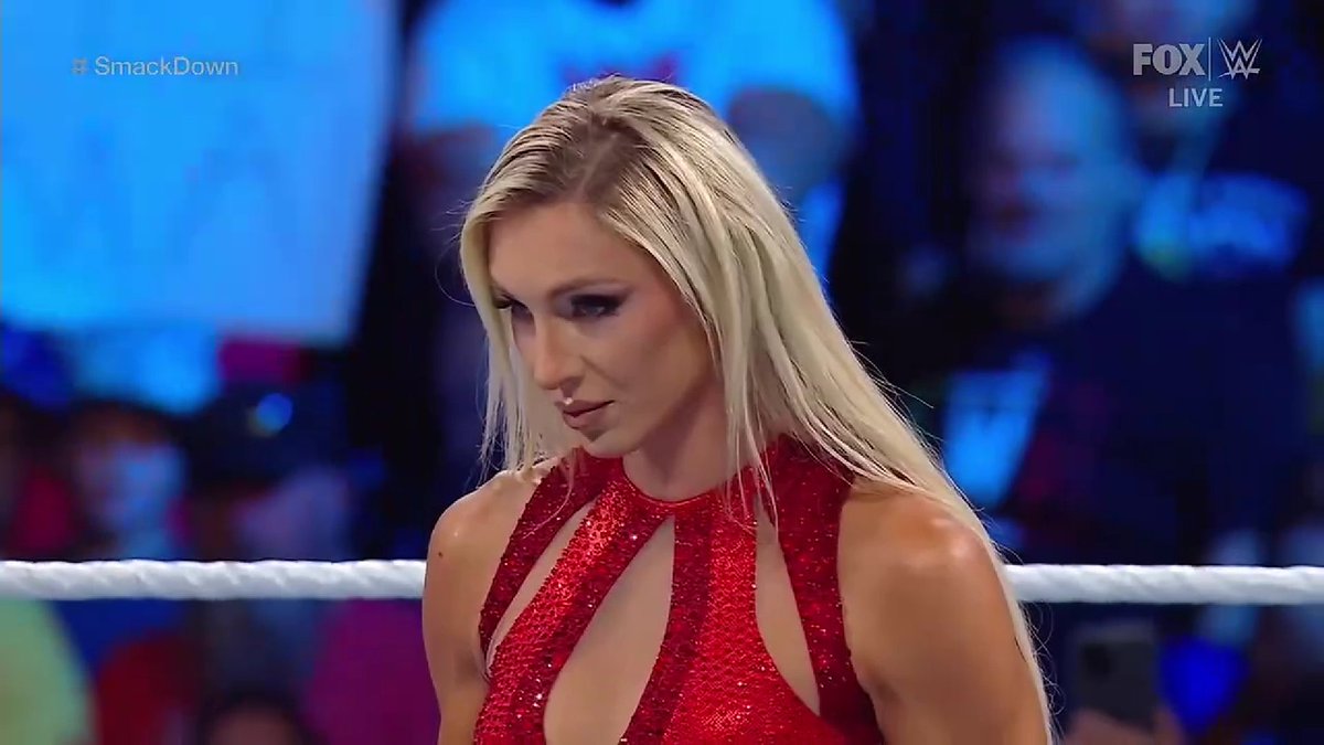 CFlairdotcom's tweet photo. #CharlotteFlair #TheQueen #WWE #Smackdown https://t.co/H58VAYQgKD