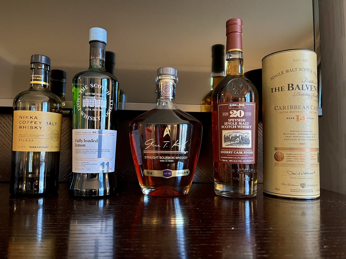 oioioooiii's tweet photo. Setting up for @con_whiskey https://t.co/fdRqgdB9DC
