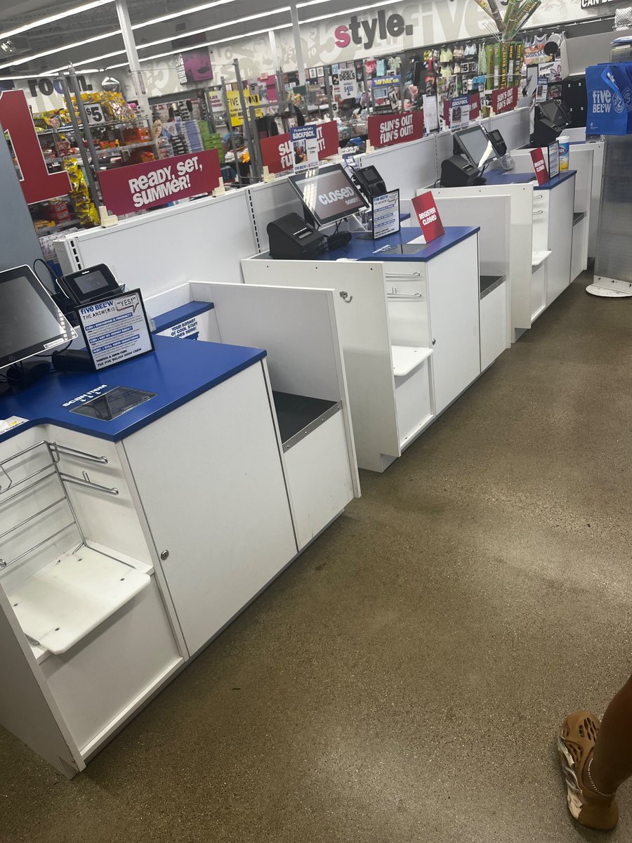 CherriDrop_Wet's tweet photo. @fivebelow please explain why your Dearborn, MI location has closed all of its SELF SCAN REGISTERS and an employee is scanning all of the customers items. Line long AF https://t.co/1swsRu1CZS
