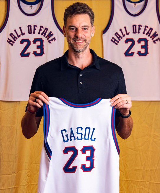 kobehighlight's tweet photo. Kobe Bryant and Pau Gasol in the Hall of Fame forever 💜 https://t.co/AxkvVxEoQv