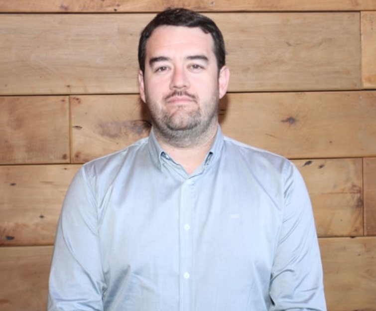 Y la derecha intocable: Luciano Alejandro Rivas Stepke (alías "El Cara de Nabo"), de Evópoli, Gobernador de La Araucanía,  traspasó  $421.420.992 a la Fundación "Coigue", de la candidata de "Chile Vamos", Claudia Lillo Echeverría, cuyo tesorero es nada menos que sobrino de la