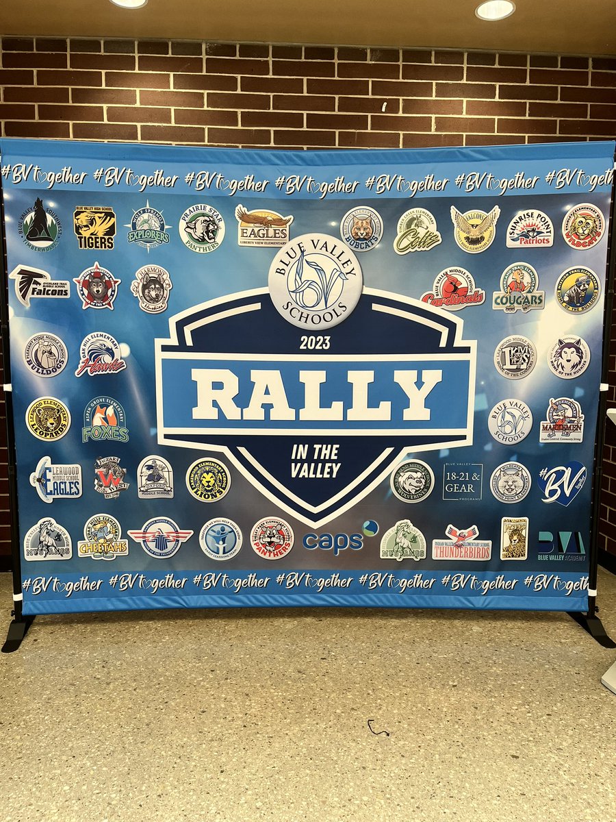 Day 2 <a href="/StilwellMustang/">Stilwell Elementary</a>!
Rally in the Valley - The Best Start to a New Year!💚 #BVTogether <a href="/bvschools/">Blue Valley Schools</a>